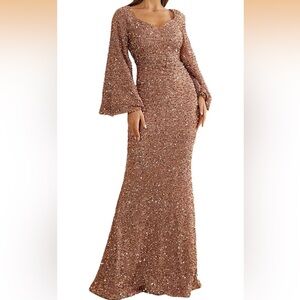Missord Glamorous Long Sleeve mermaid gold Sequin Gown. NWT. Size XL